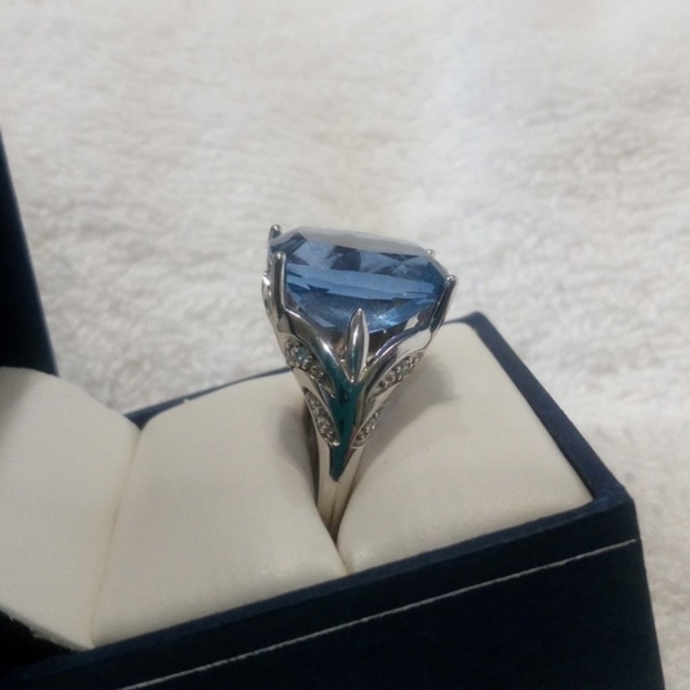 Sterling Silver CZ setting Large Light Blue Stone Ring Fancy Size 9 Cocktail - Picture 11 of 12
